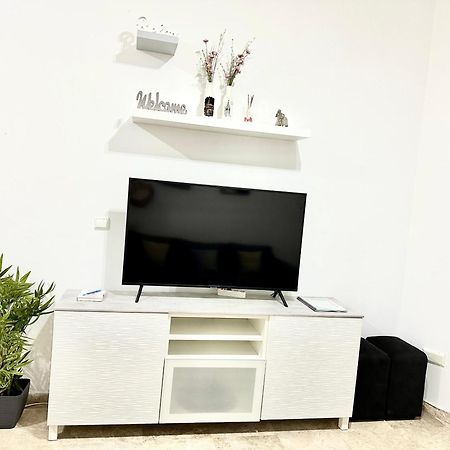 Apartamento Acogedor Y Moderno En Pleno Centro De Sevilla Con Parking Gratis Kültér fotó