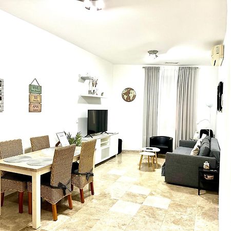 Apartamento Acogedor Y Moderno En Pleno Centro De Sevilla Con Parking Gratis Kültér fotó