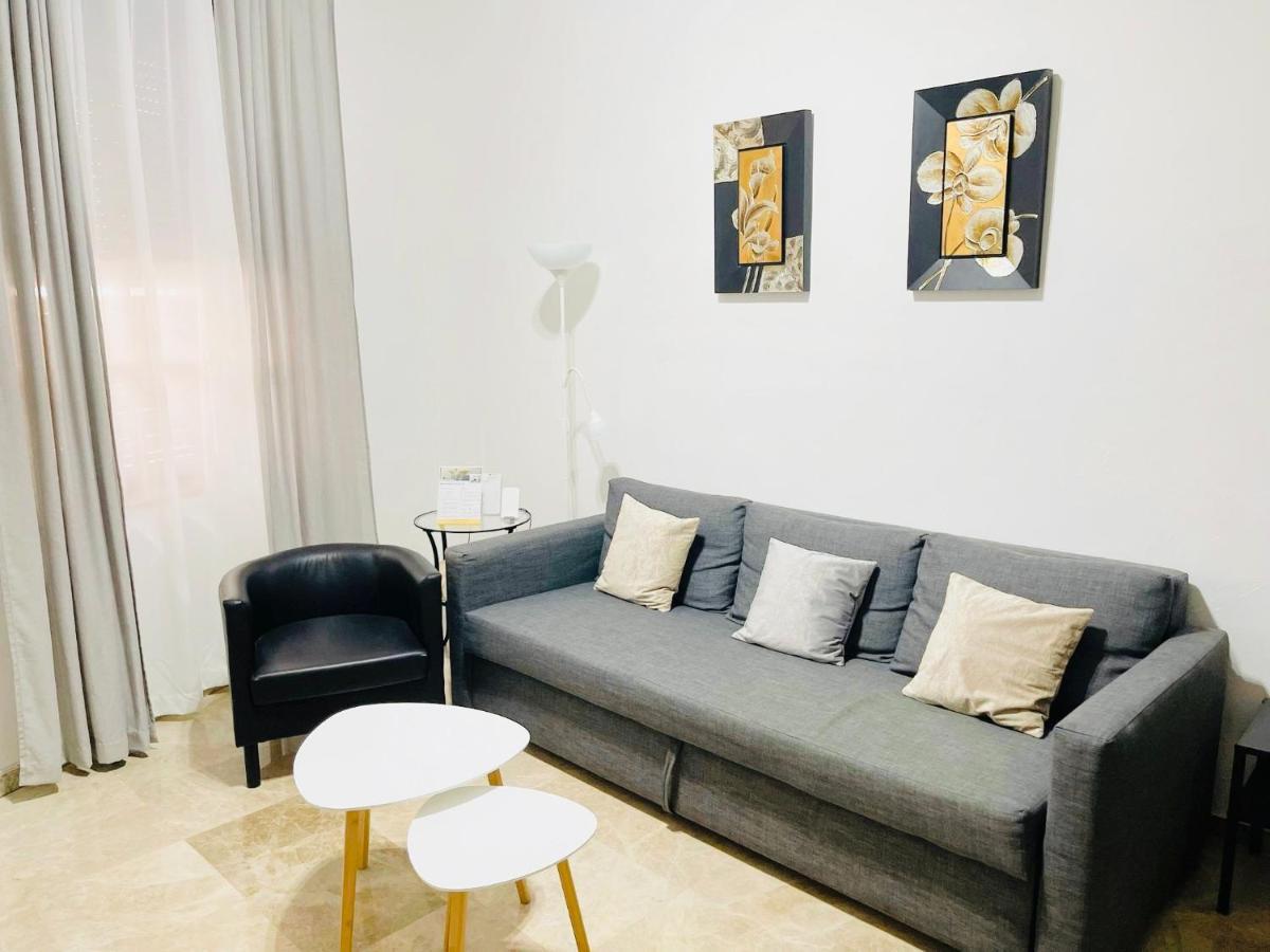 Apartamento Acogedor Y Moderno En Pleno Centro De Sevilla Con Parking Gratis Kültér fotó