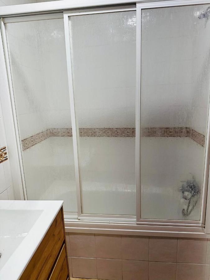 Apartamento Acogedor Y Moderno En Pleno Centro De Sevilla Con Parking Gratis Kültér fotó