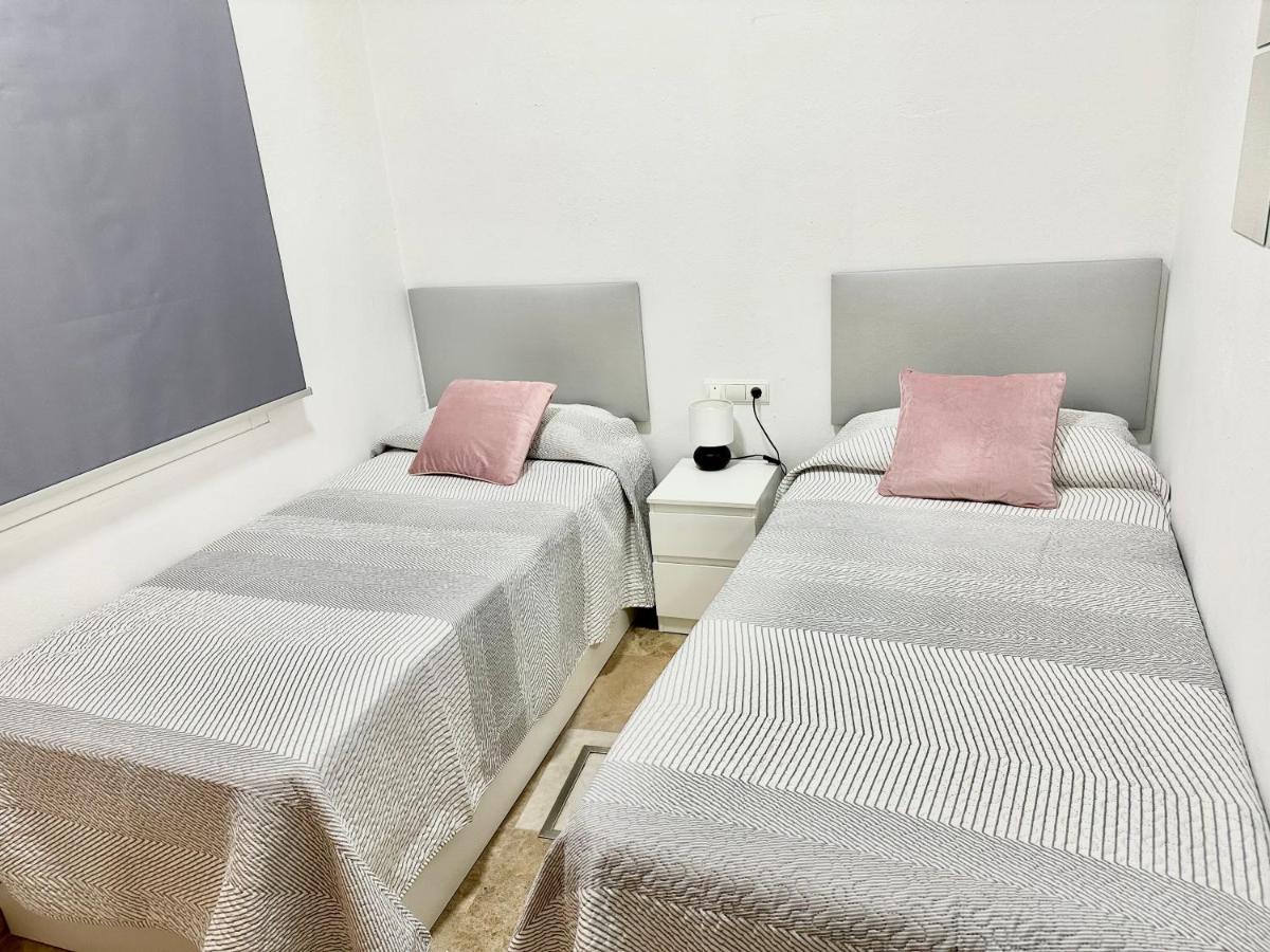 Apartamento Acogedor Y Moderno En Pleno Centro De Sevilla Con Parking Gratis Kültér fotó