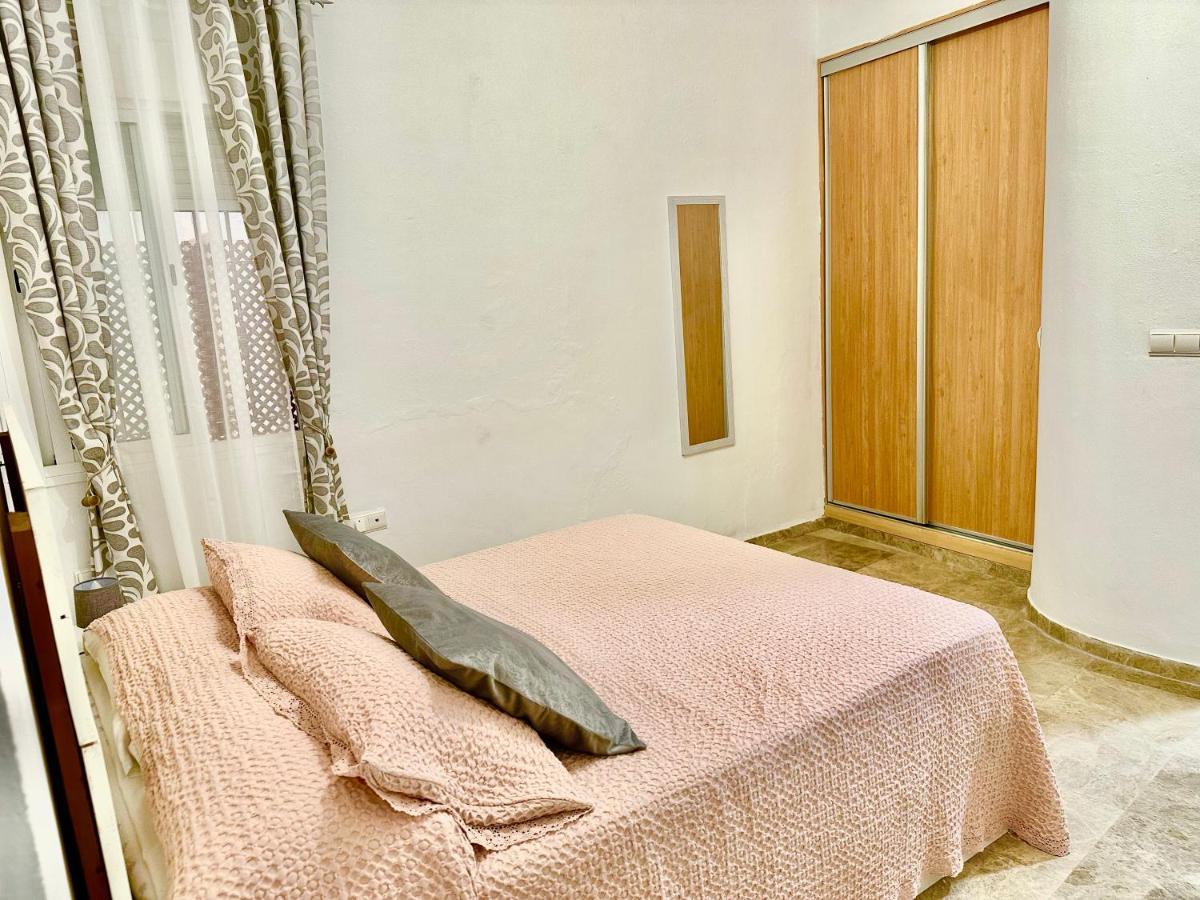 Apartamento Acogedor Y Moderno En Pleno Centro De Sevilla Con Parking Gratis Kültér fotó