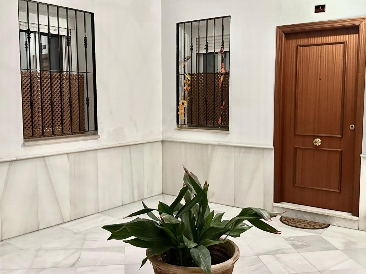 Apartamento Acogedor Y Moderno En Pleno Centro De Sevilla Con Parking Gratis Kültér fotó